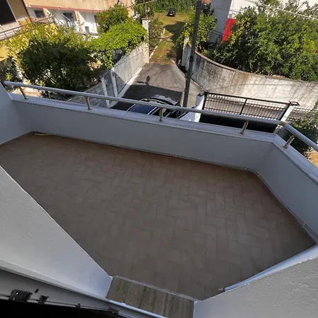 Deluxe Triple With Balcony 102 * Durres