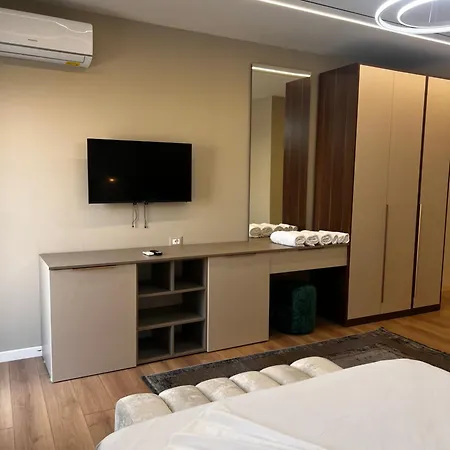 Gæstehus Deluxe Triple With Balcony 102 Durrës