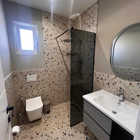Deluxe Triple With Balcony 102