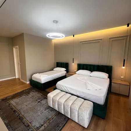 Gæstehus Deluxe Triple With Balcony 102 Durrës