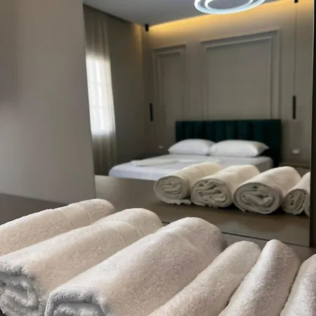 Deluxe Triple With Balcony 102 Gæstehus Durrës