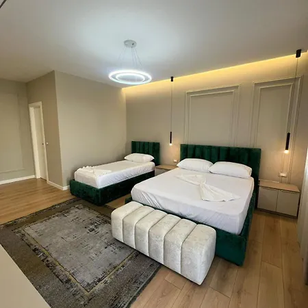 Deluxe Triple With Balcony 102 Gæstehus Durrës
