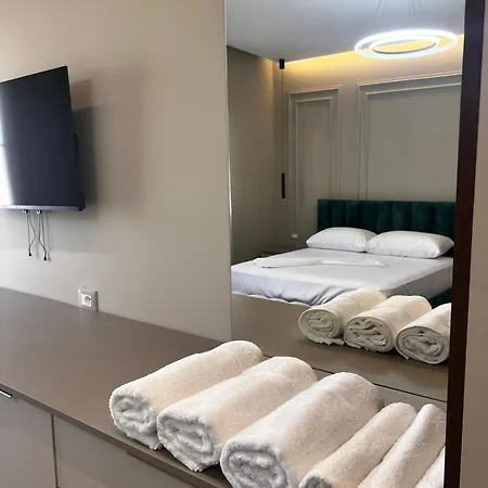 Deluxe Triple With Balcony 102 Durrës